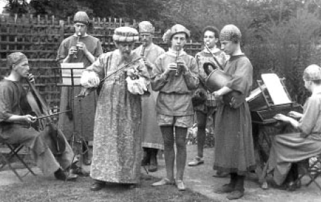 Dolmetsch family, Jesses, Haslemere, 31 Aug. 1928